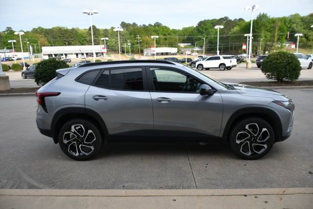 Used 2025 Chevrolet Trax RS image 6