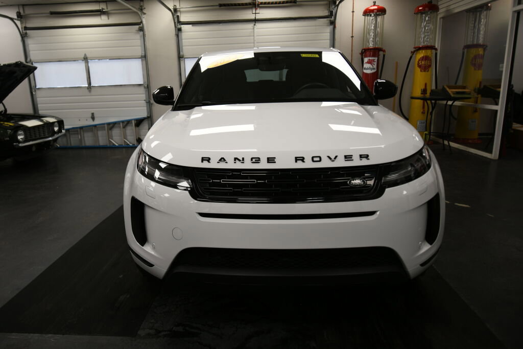 Used 2024 Land Rover Range Rover Evoque S image 2