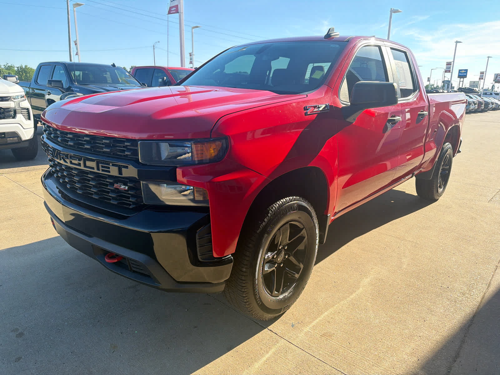 Used 2020 Chevrolet Silverado 1500 Custom Trail Boss w/ Custom Convenience Package AWD/4WD image 2