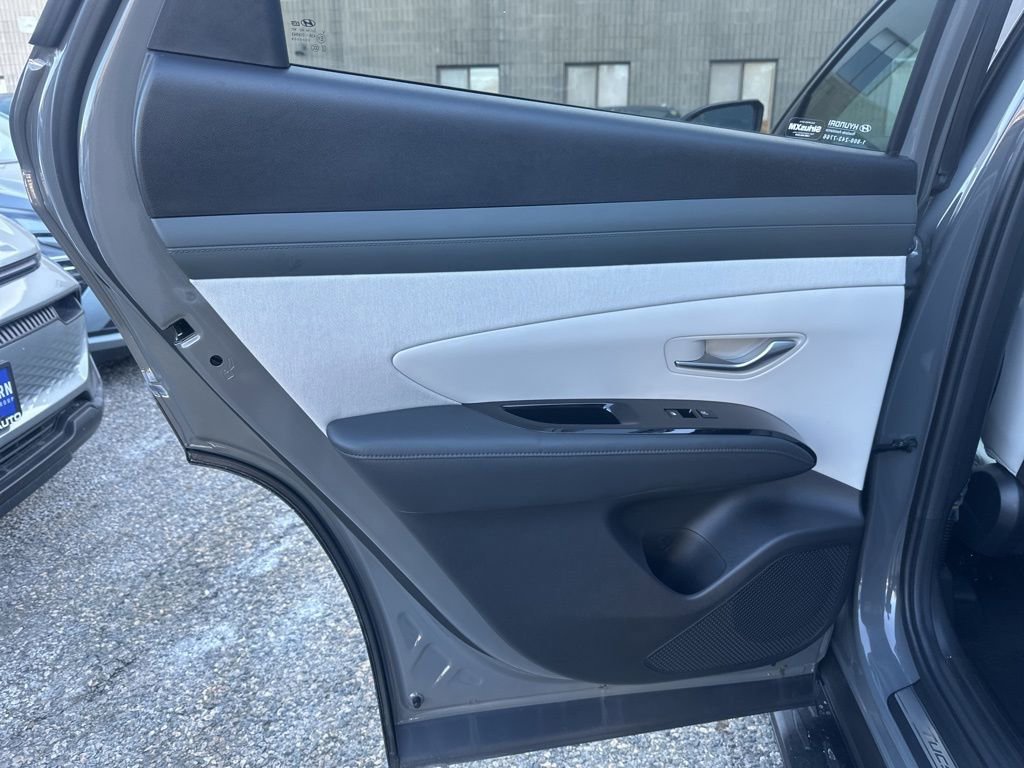 Used 2025 Hyundai Tucson Limited image 18