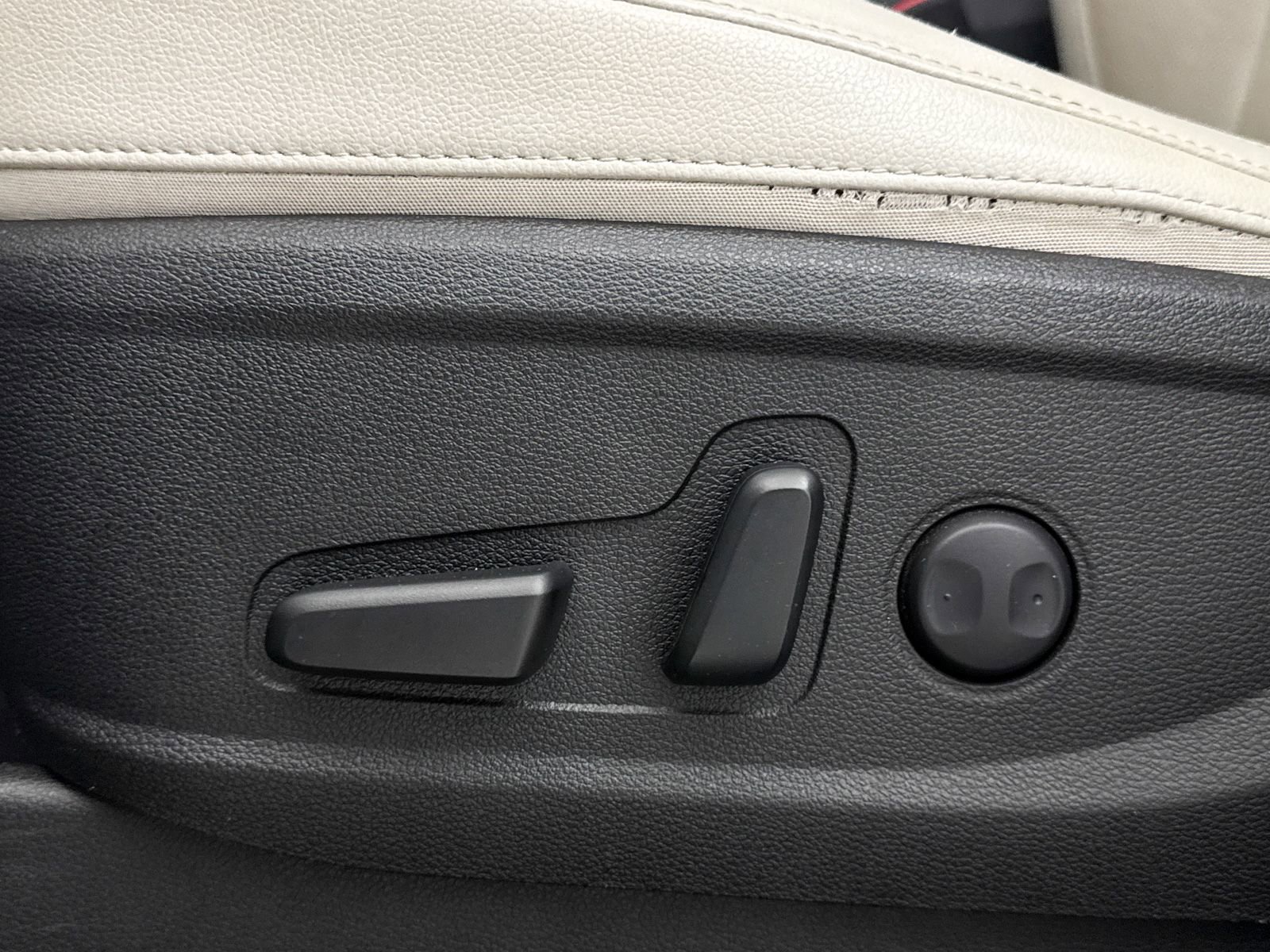 Used 2022 Kia Telluride EX w/ EX Premium Package image 28