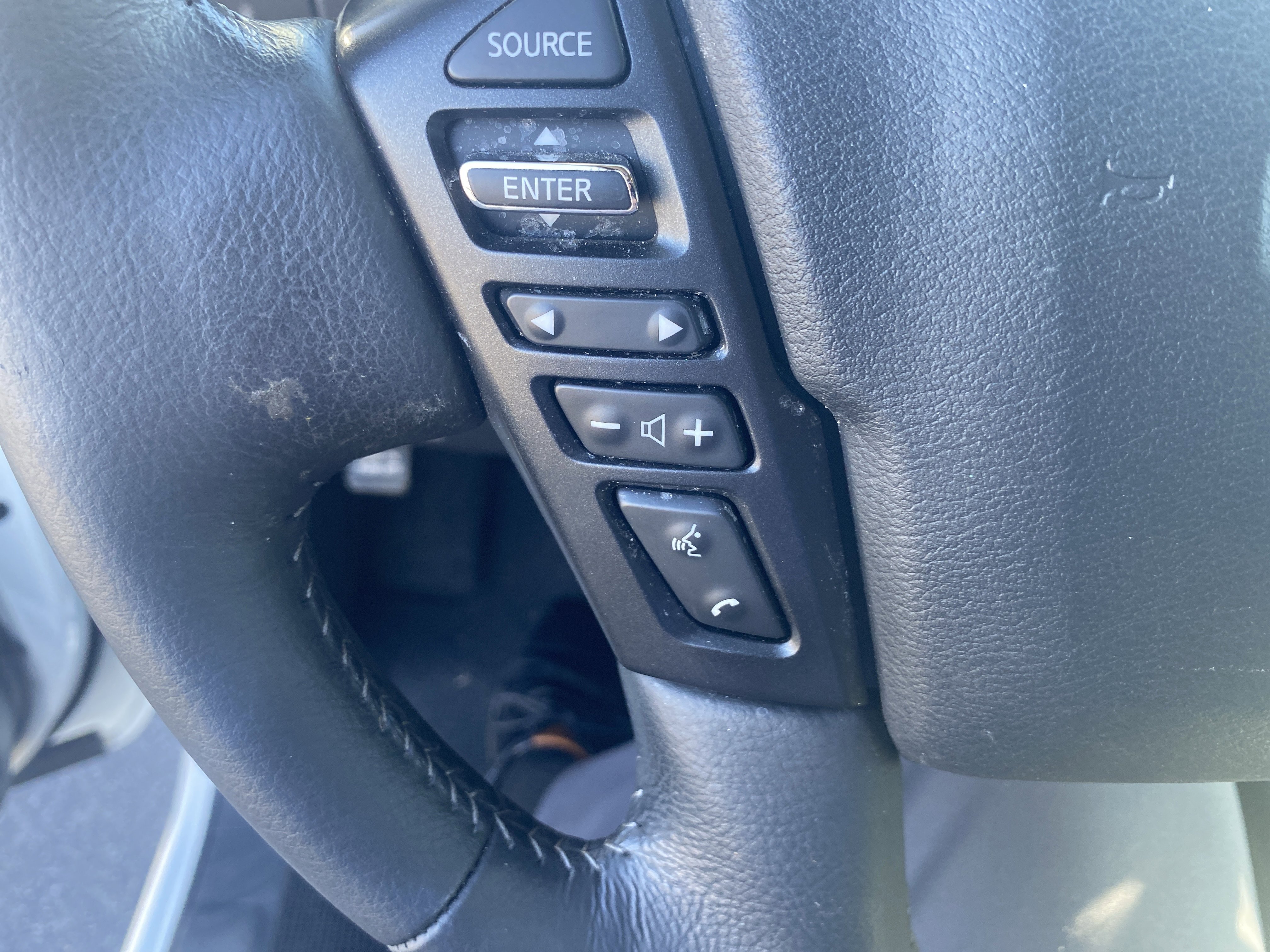 Used 2024 Nissan Frontier SV w/ SV Convenience Package image 15