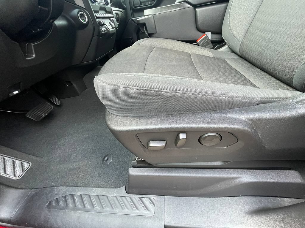 Used 2025 Chevrolet Silverado 2500 Custom w/ Custom Value Package AWD/4WD image 18