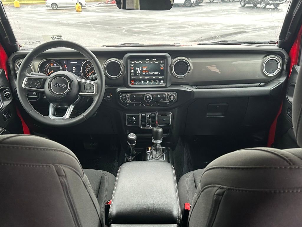 Used 2023 Jeep Wrangler Sahara image 16