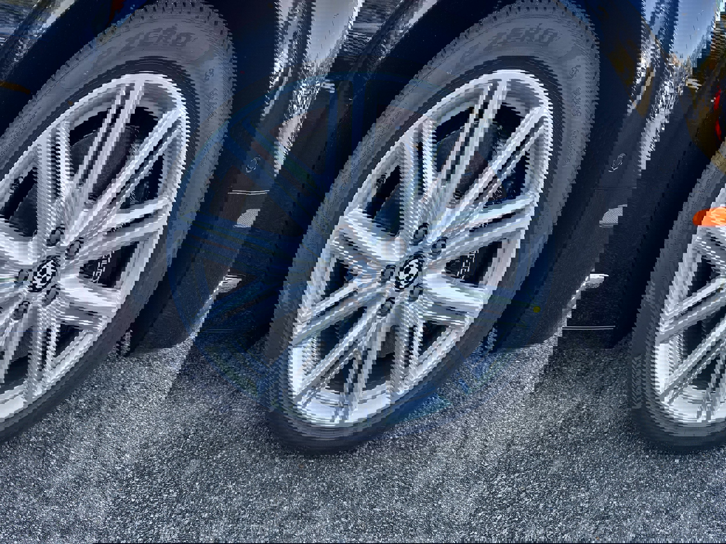New 2026 Bentley Flying Spur Plug-In Hybrid image 12