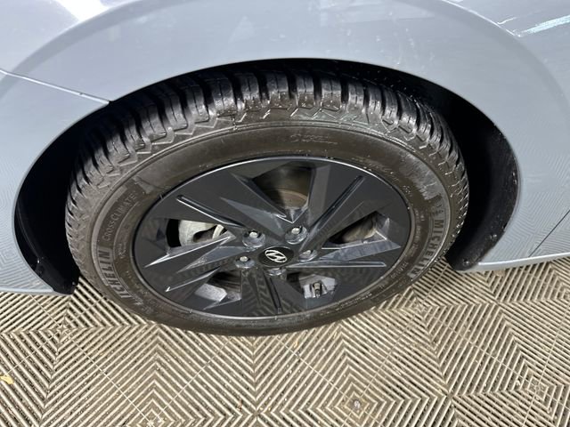 Used 2022 Hyundai Elantra SEL w/ Preferred Accessory Package FWD image 10