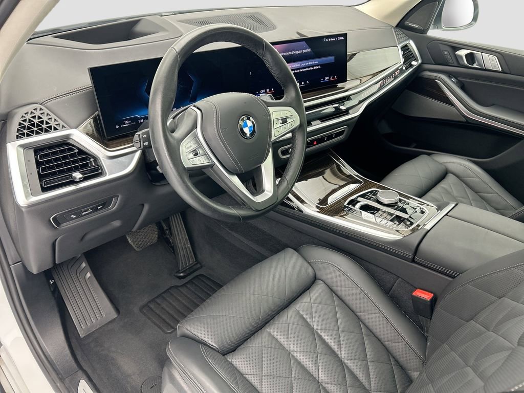 Used 2026 BMW X7 xDrive40i image 9