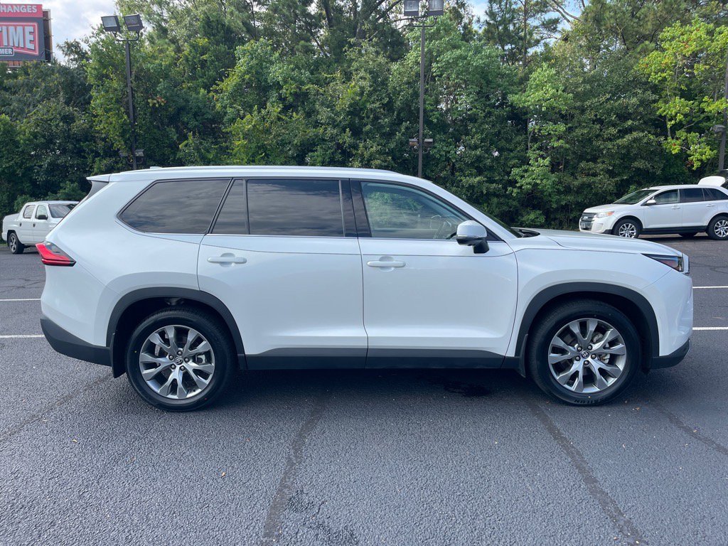 Used 2024 Toyota Grand Highlander Limited image 21