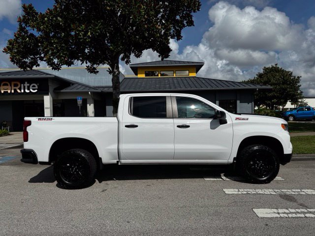 Used 2024 Chevrolet Silverado 1500 LT Trail Boss w/ Protection Package AWD/4WD image 8