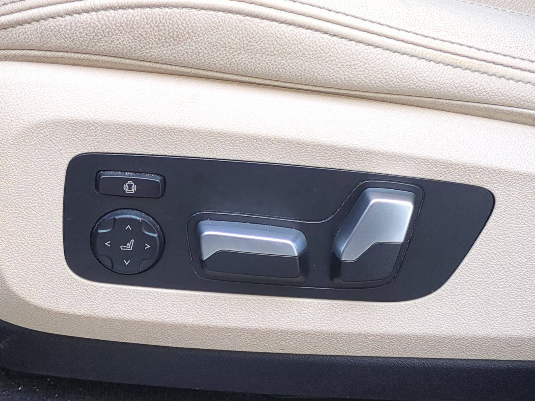 Used 2021 BMW X5 xDrive40i w/ Premium Package AWD/4WD image 17