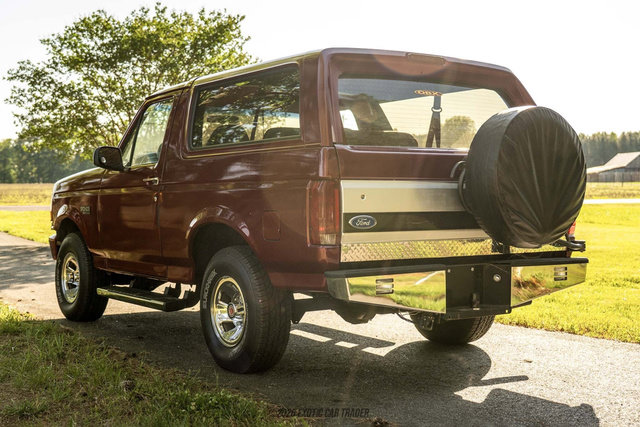 Used 1995 Ford Bronco XLT AWD/4WD image 4