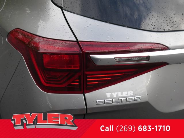 Used 2023 Kia Seltos EX image 13