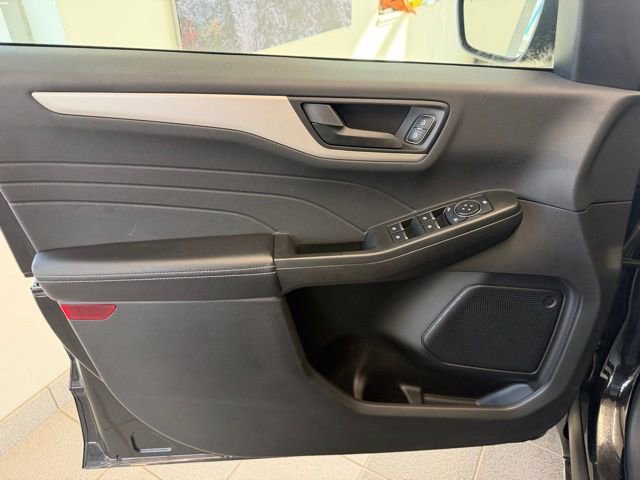 Used 2022 Ford Escape SE w/ Convenience Package image 21