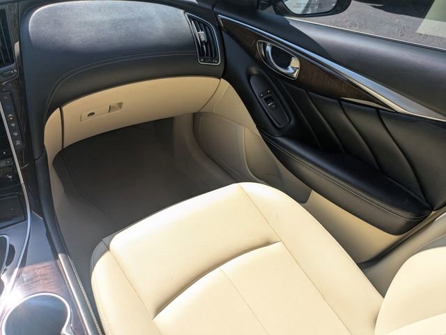 Used 2018 INFINITI Q50 Luxe w/ Essential Package (3.0T Luxe) image 16