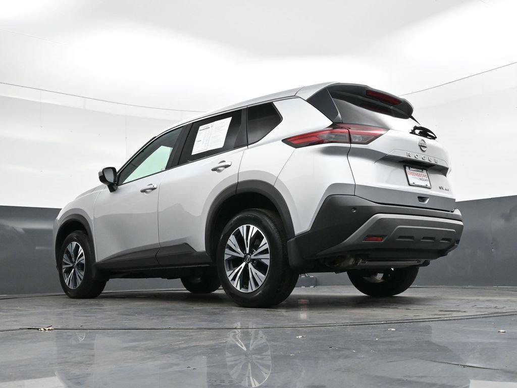 Used 2023 Nissan Rogue SV image 37