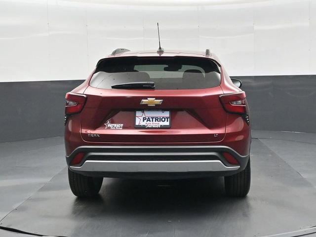 Used 2025 Chevrolet Trax LT FWD image 5
