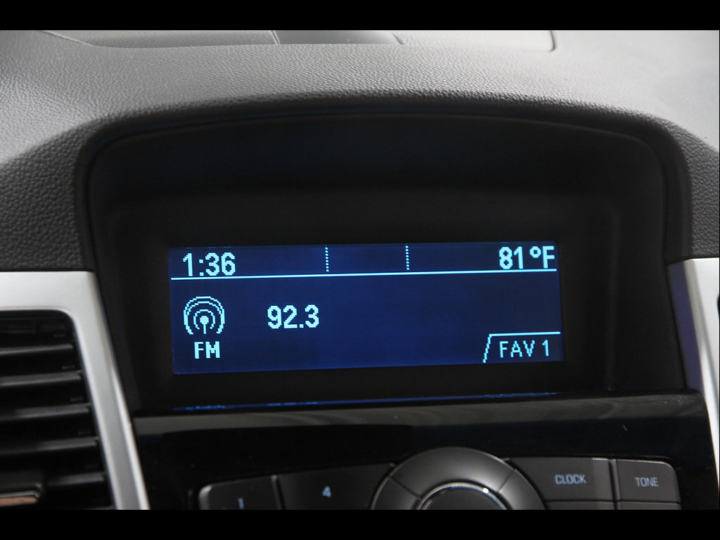 Used 2014 Chevrolet Cruze LT FWD image 10