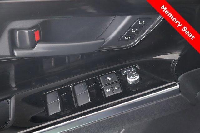 Used 2023 Subaru Solterra Limited image 19