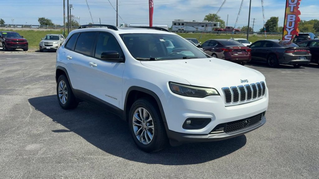 Used 2022 Jeep Cherokee Latitude Lux w/ Sun & Sound Group AWD/4WD image 9