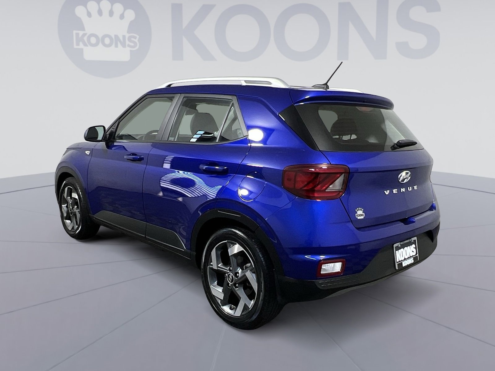 Used 2023 Hyundai Venue Limited image 8