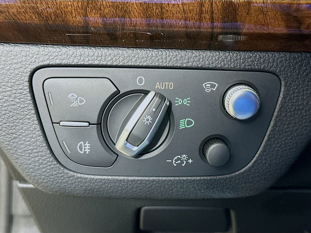 Used 2018 Audi Q5 Prestige w/ Prestige Package image 12