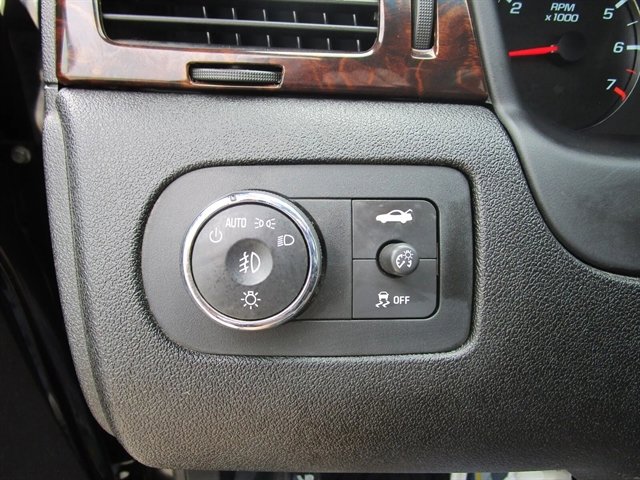 Used 2012 Chevrolet Impala LTZ FWD image 24