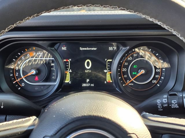 Used 2025 Jeep Wrangler Unlimited Rubicon w/ Convenience Group AWD/4WD image 25