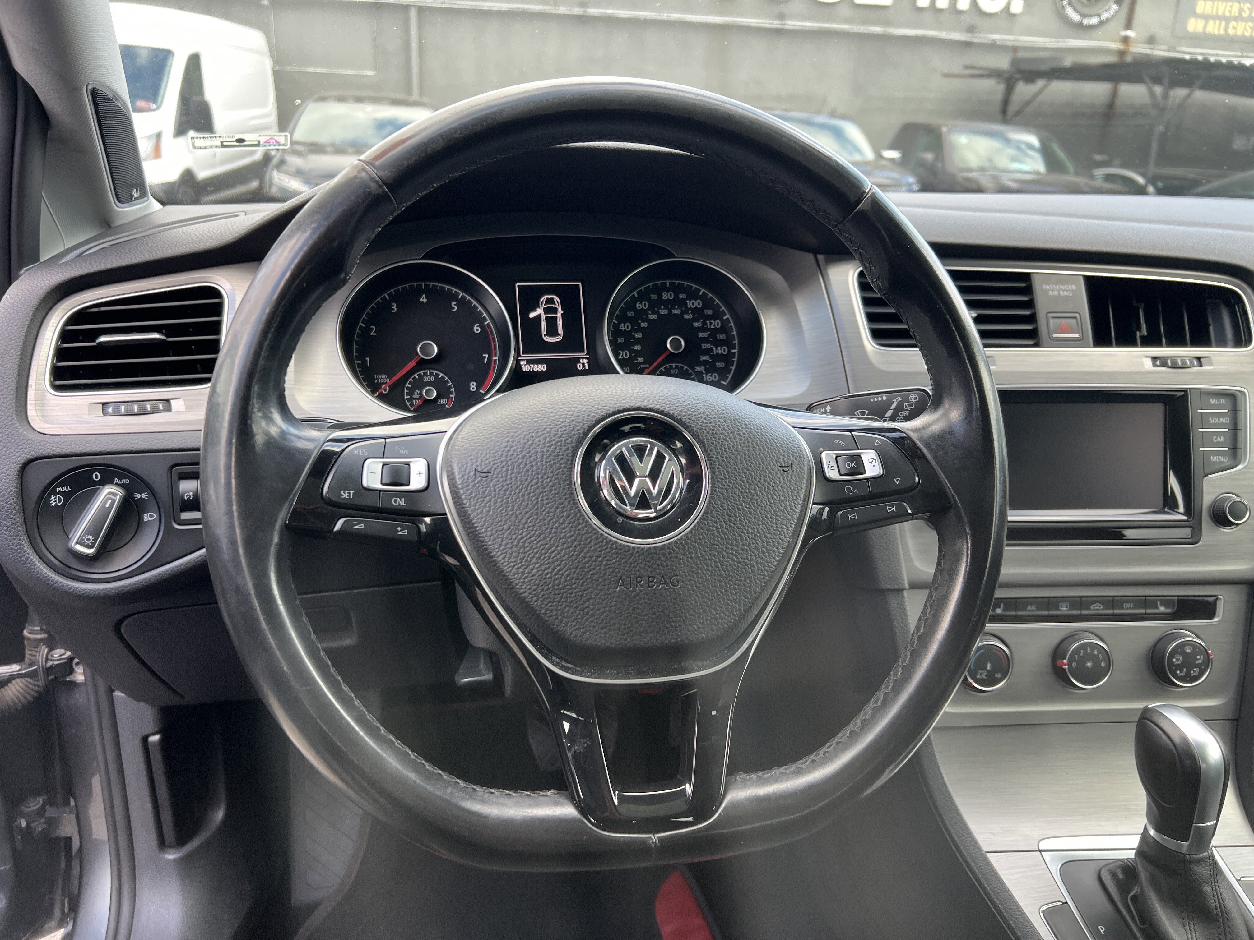Used 2015 Volkswagen Golf SE FWD image 20