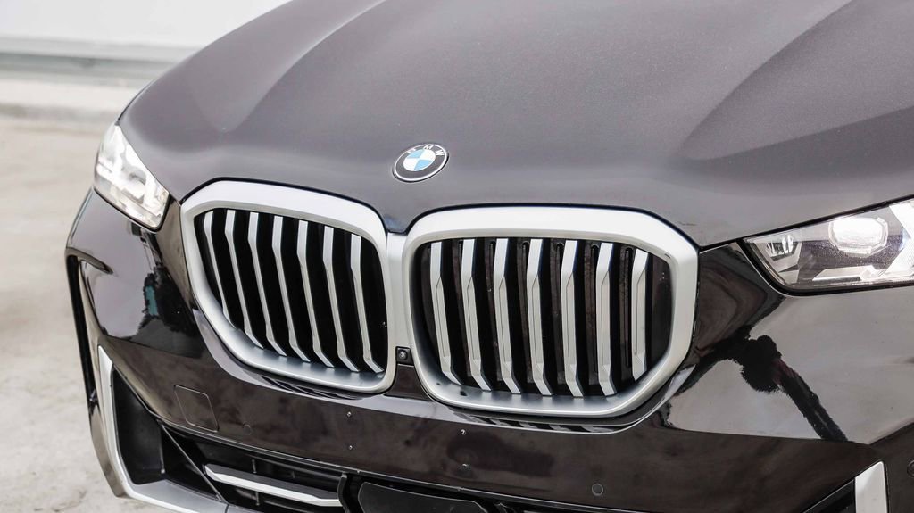 Used 2024 BMW X5 xDrive40i w/ Premium Package AWD/4WD image 6