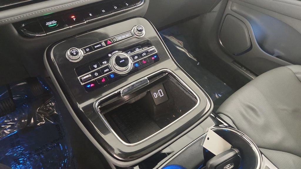 Used 2022 Lincoln Nautilus Reserve image 18