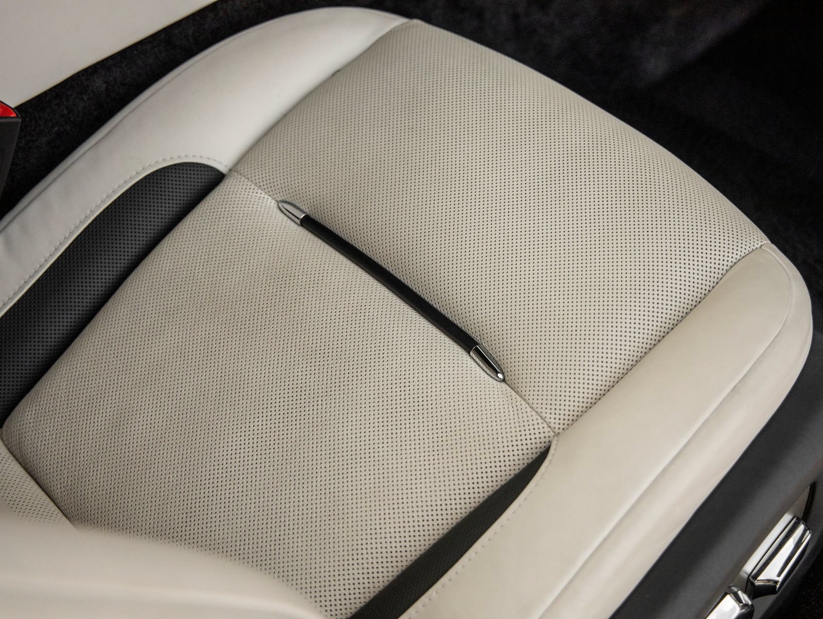 Used 2019 Rolls-Royce Wraith RWD image 43