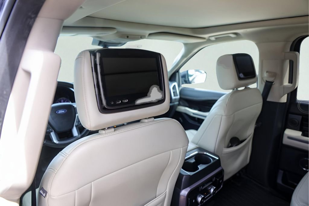 Used 2020 Ford Expedition Platinum image 32
