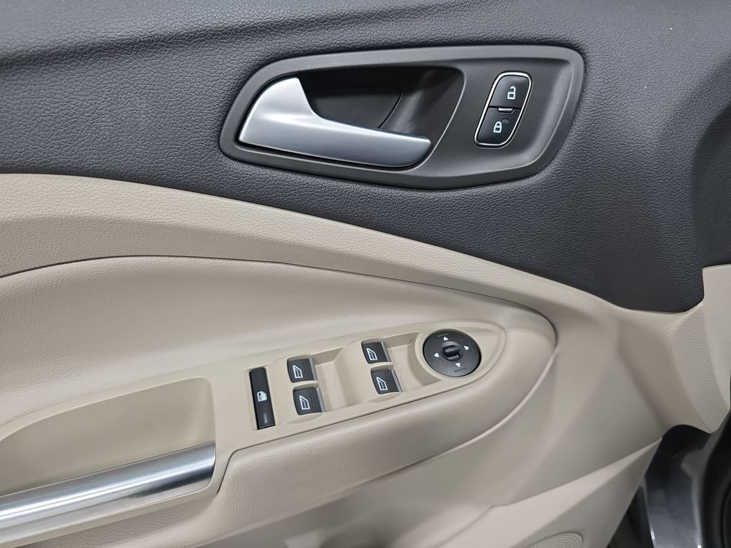 Used 2019 Ford Escape SE FWD image 28