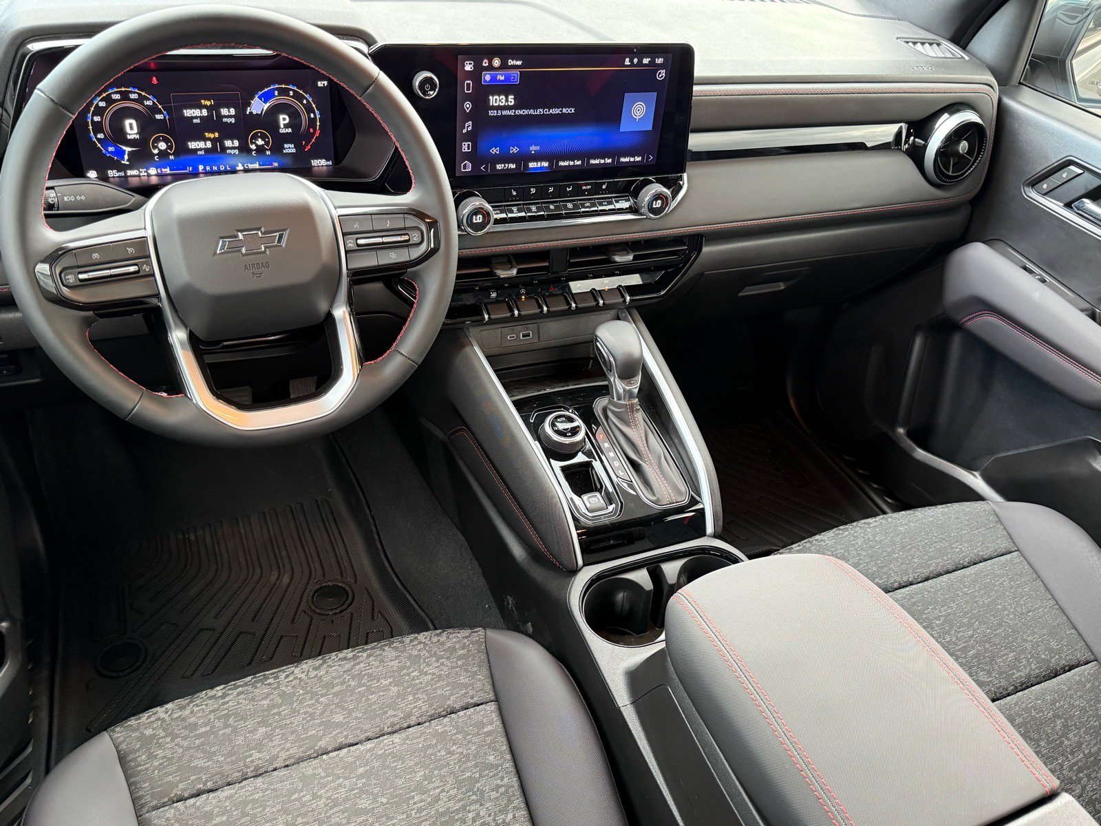 Used 2025 Chevrolet Colorado Z71 image 12