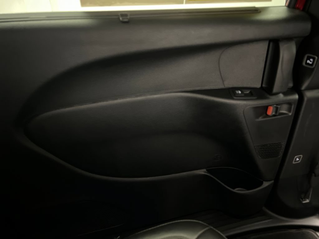 Used 2025 Chrysler Pacifica Select FWD image 24