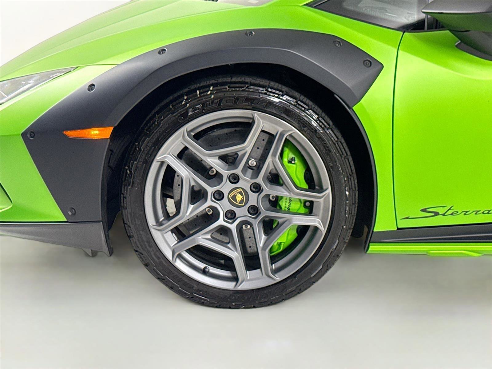Used 2024 Lamborghini Huracan Sterrato AWD/4WD image 35