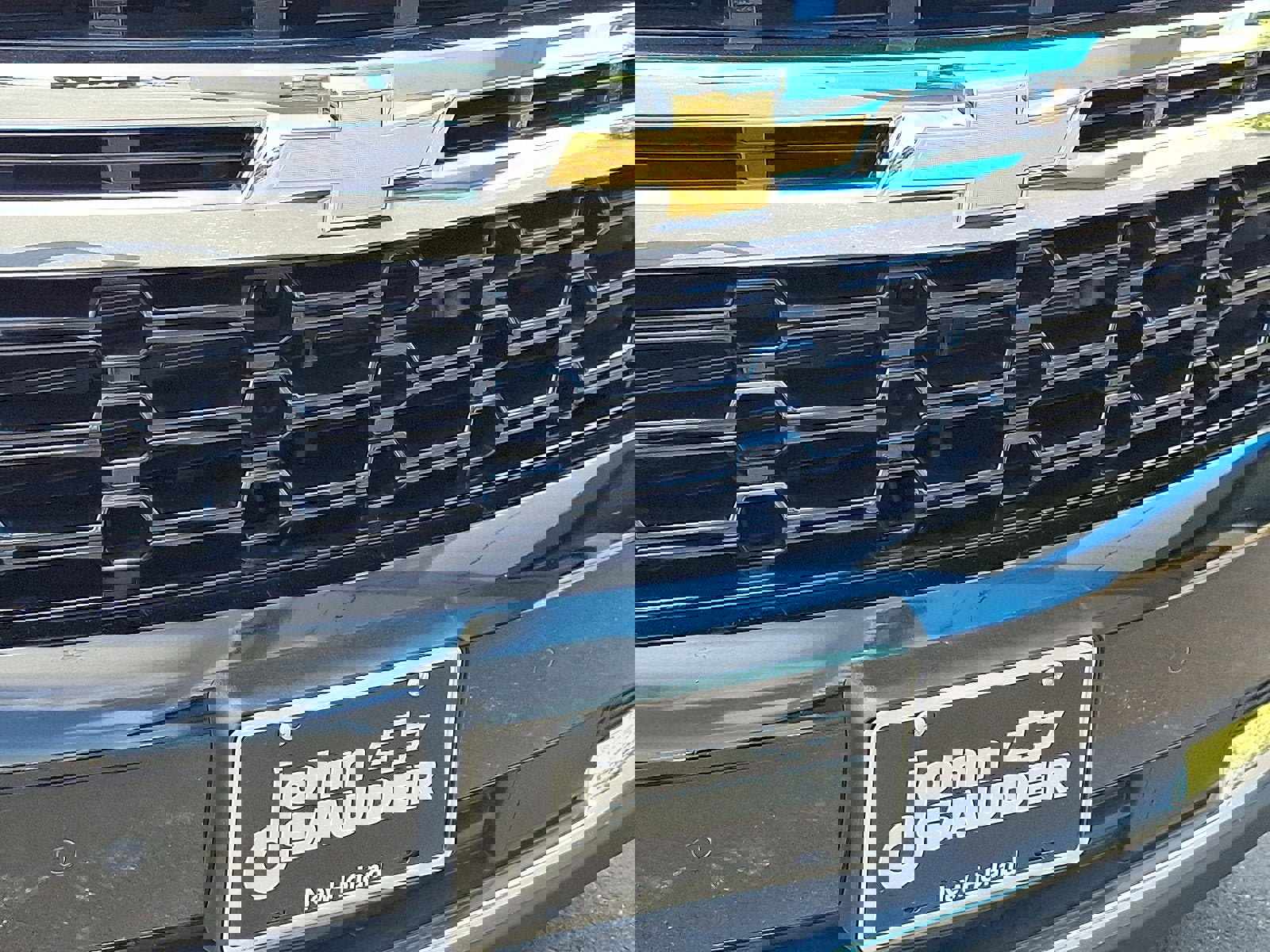 Used 2024 Chevrolet Suburban LS image 32