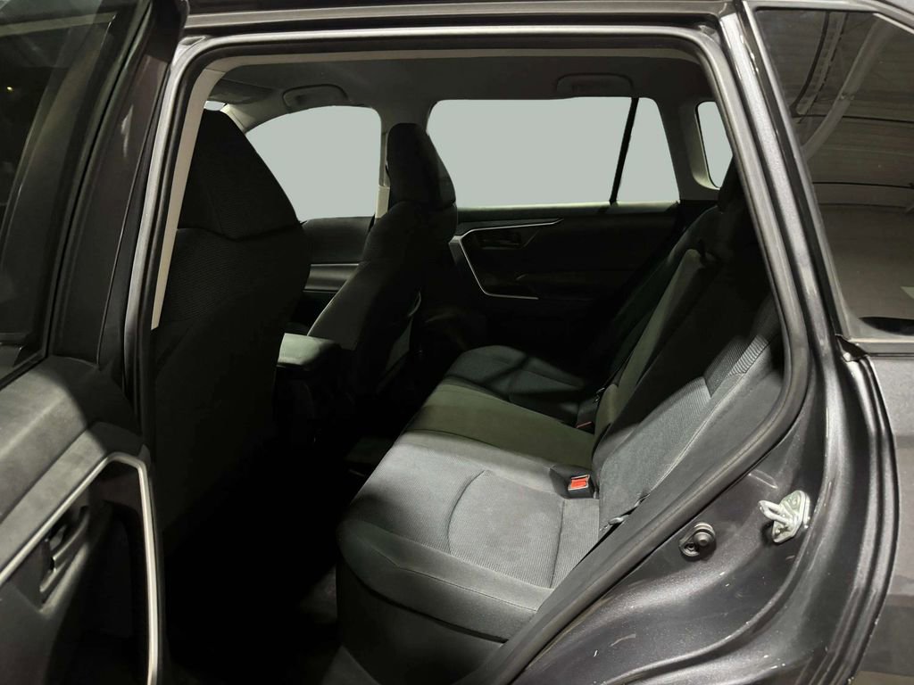 Used 2019 Toyota RAV4 LE image 21