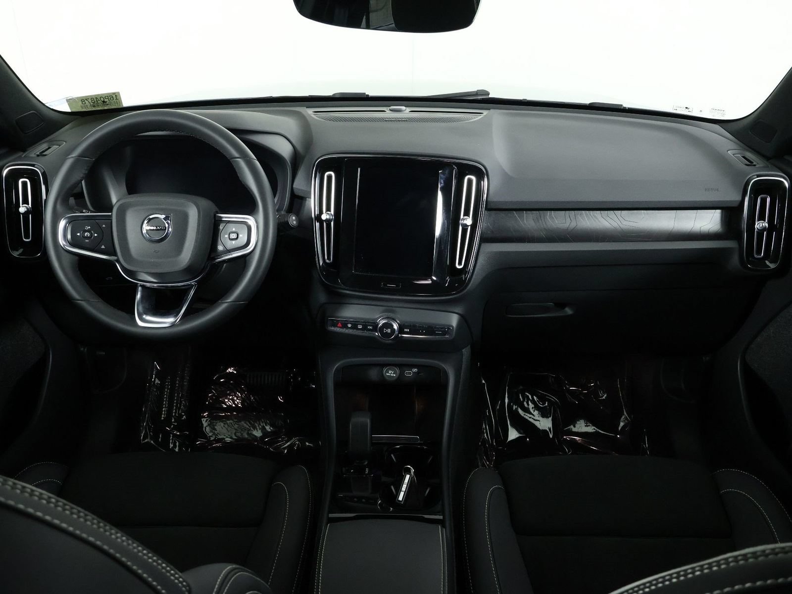 Used 2023 Volvo XC40 Recharge Ultimate AWD/4WD image 7