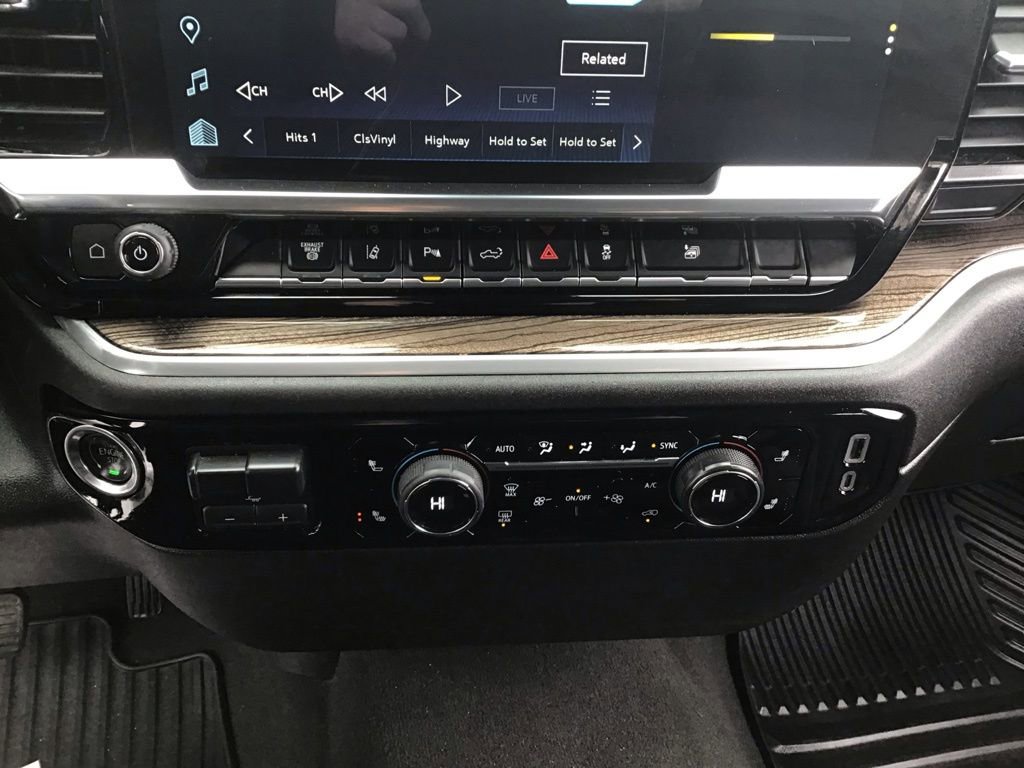 Used 2025 Chevrolet Silverado 2500 LT w/ Safety Package AWD/4WD image 27