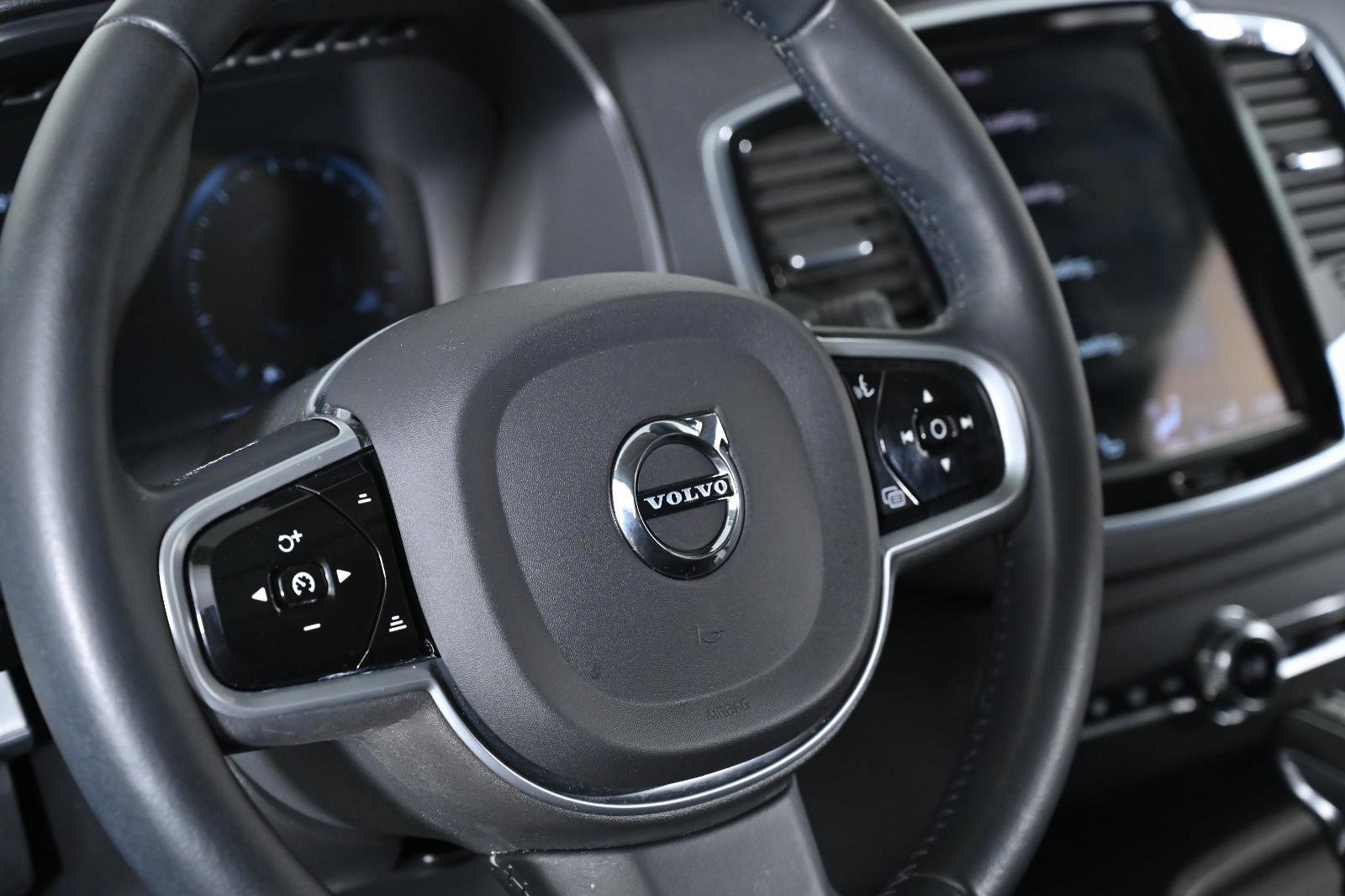 Used 2022 Volvo XC90 T5 Momentum w/ Advanced Package image 11