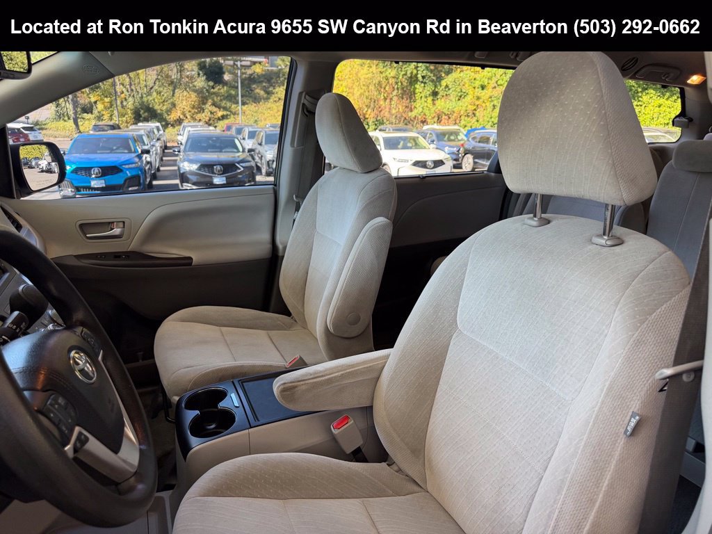 Used 2017 Toyota Sienna LE FWD image 14