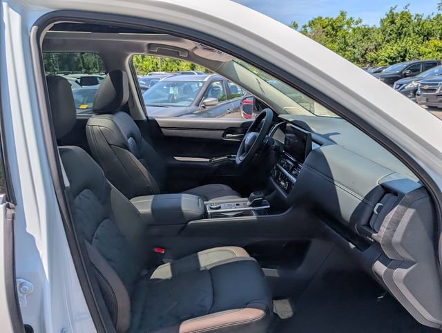 New 2026 Nissan Pathfinder Platinum w/ Cargo Package AWD/4WD image 9