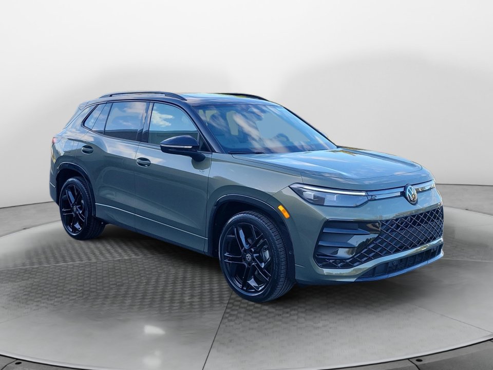 New 2026 Volkswagen Tiguan SE R-Line FWD video 1