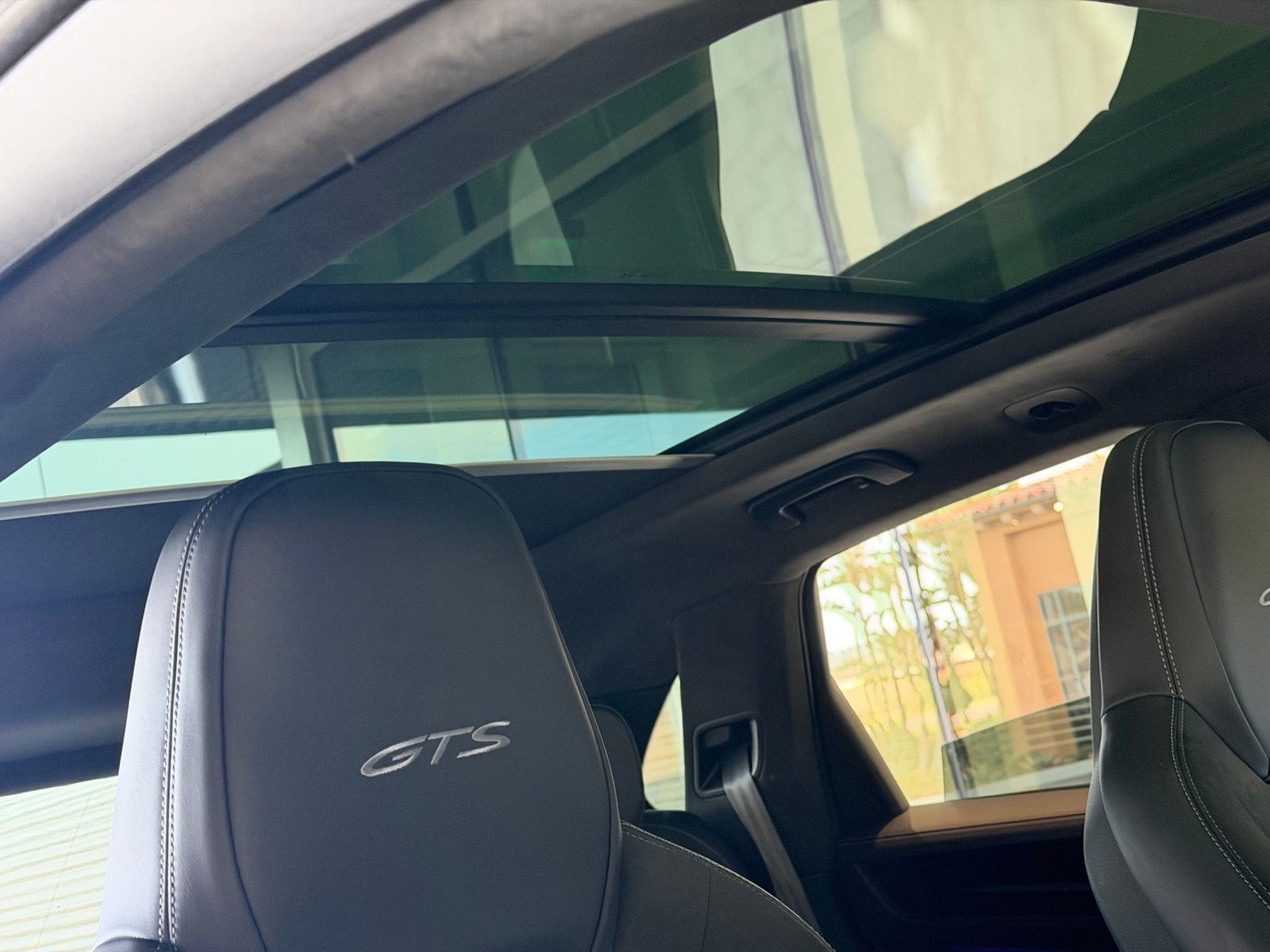 Certified 2025 Porsche Cayenne GTS AWD/4WD image 17