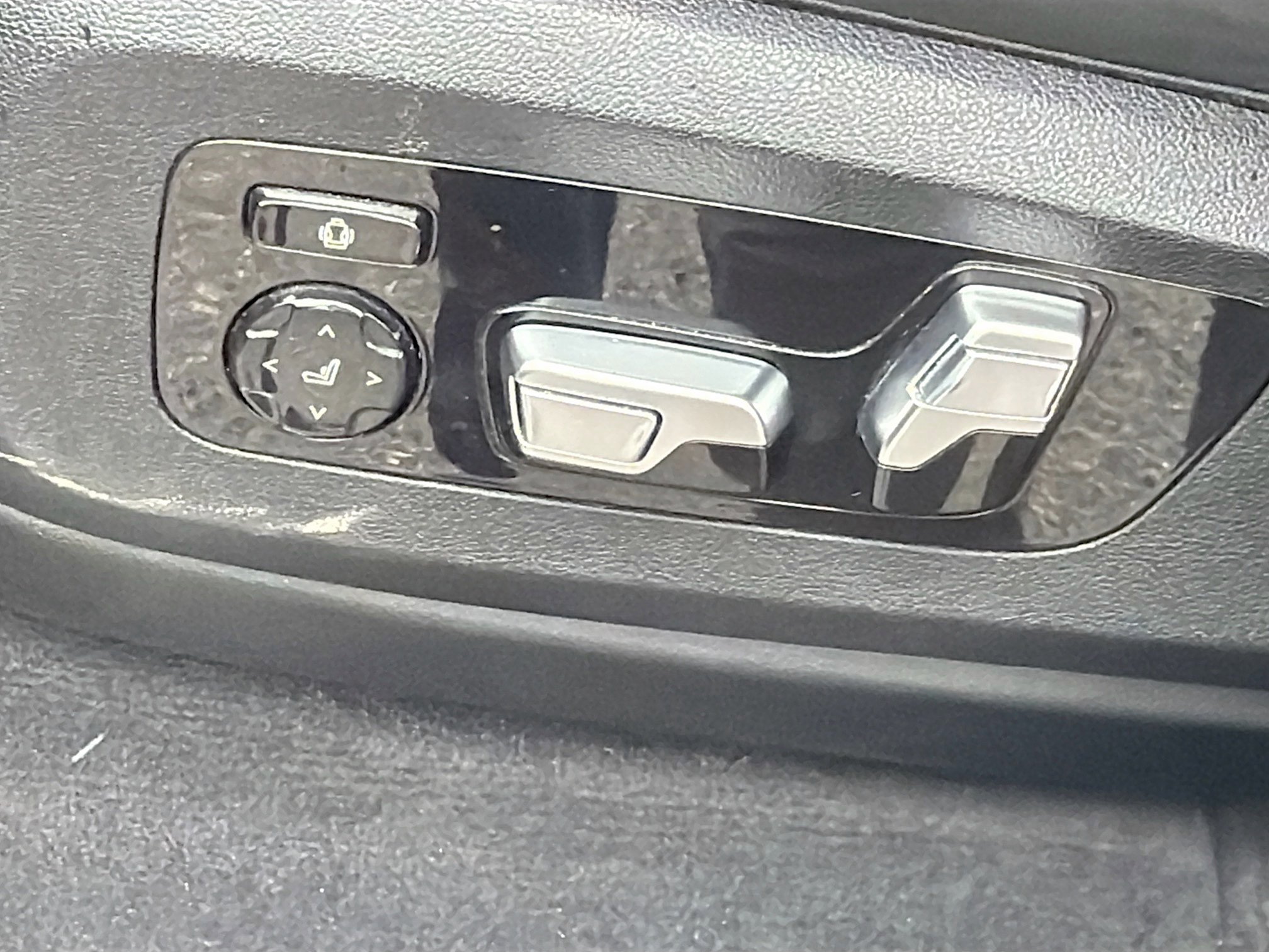 Used 2022 BMW X7 xDrive40i w/ Executive Package image 24