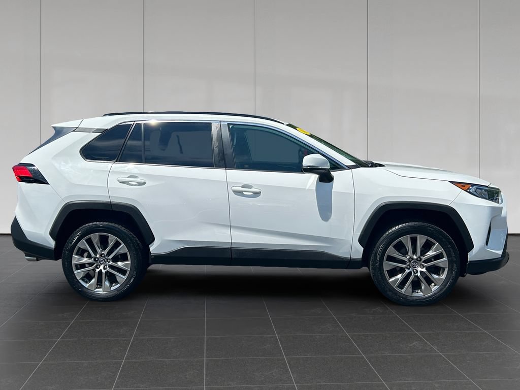 Used 2019 Toyota RAV4 XLE Premium w/ Cold Weather Package AWD/4WD image 6