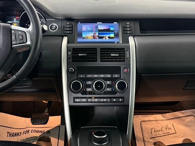 Used 2018 Land Rover Discovery Sport SE image 23