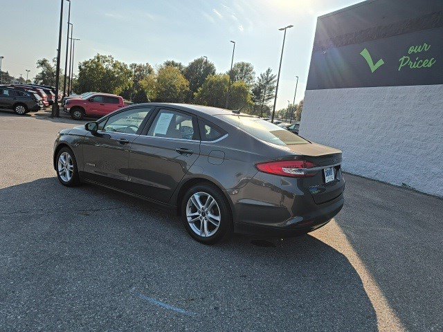Used 2018 Ford Fusion S image 3