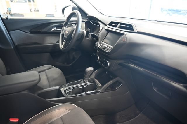 Used 2023 Chevrolet TrailBlazer LT FWD image 13
